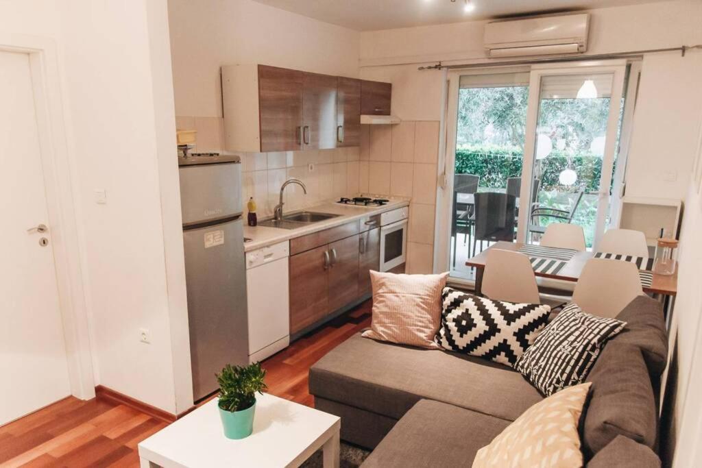 Cosy Apartment In A Quiet Neighborhood Zadar Bagian luar foto